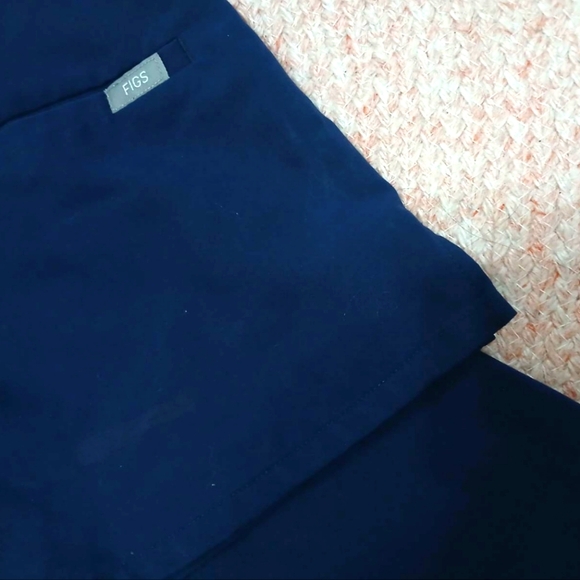 Figs navy blue scrub set - Picture 8 of 8